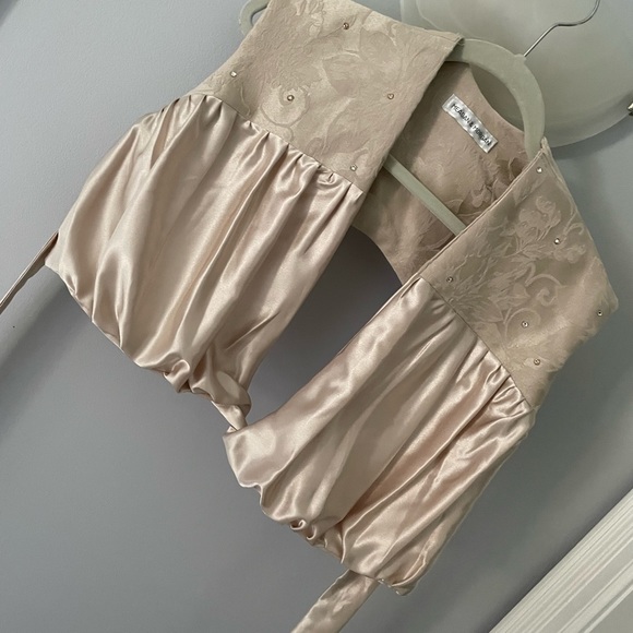 Gold satin top HIGH quality never worn - Picture 3 of 5